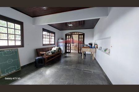 6_photo/94dce521a9.7f6d1a8656906080-ATLAS-a29dd3d3-a7e1-40a9-a63c-8f8495a3da3a.jpg de casa à venda com 3 quartos, 168m² em Guabirotuba, Curitiba
