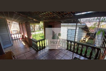 6_photo/94dce5228b.f2ed236aecaa8a04-ATLAS-3e8034cf-6def-4624-a114-3c842b86dca9.jpg de casa à venda com 4 quartos, 140m² em Jardim das Américas, Curitiba