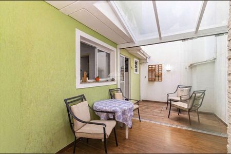 8_photo/94dce522e3.3afcc3d9d88a60e8-ATLAS-f62a73b8-07db-48ff-8668-75d0600afcdd.jpg de casa à venda com 3 quartos, 177m² em Jardim das Américas, Curitiba