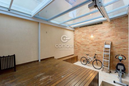 26_photo/94dce523d7.eb4747a7722cd593-ATLAS-a5592f32-a215-4045-b0d7-1707412de3de.jpg de casa à venda com 3 quartos, 173m² em Guabirotuba, Curitiba