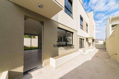 5_photo/94dce523ef.39a38aaf45017fd5-ATLAS-d4d05e22-2a1c-4b9b-ab0f-e2851f4e3217.jpg de casa à venda com 3 quartos, 177m² em Guabirotuba, Curitiba