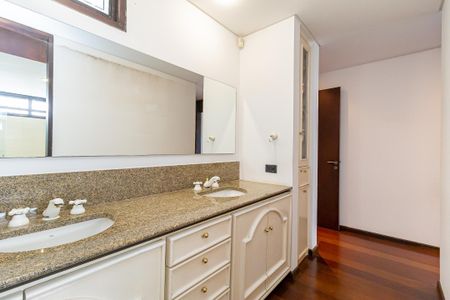 12_photo/94dce526d5.c6267d18045375b9-ATLAS-e7e48970-80bc-41bc-baba-e98fc72dc3b1.jpg de casa à venda com 5 quartos, 320m² em Guabirotuba, Curitiba