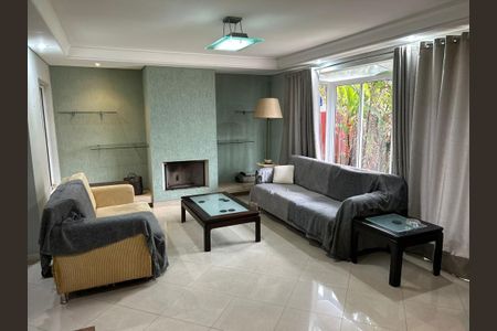 3_photo/94dce52713.9b858b56d7bd4684-ATLAS-2940d603-d9cc-4fa1-bc4d-bf3c44de1eba.jpg de casa de condomínio à venda com 3 quartos, 240m² em Uberaba, Curitiba