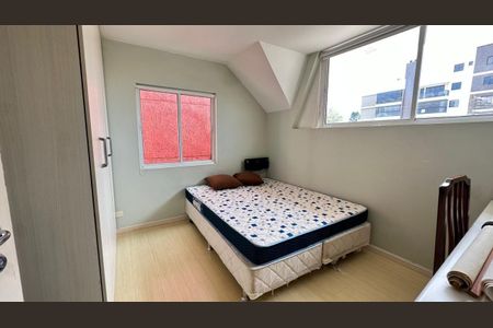 8_photo/94dce52713.9b858b56d7bd4684-ATLAS-41bc6278-e76f-4ab7-becd-169742ce7231.jpg de casa de condomínio à venda com 3 quartos, 240m² em Uberaba, Curitiba