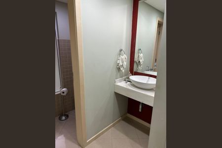 3_photo/94dce52713.9b858b56d7bd4684-ATLAS-efd3d303-eaea-43a5-8ccc-3d66c7bbba10.jpg de casa de condomínio à venda com 3 quartos, 240m² em Uberaba, Curitiba