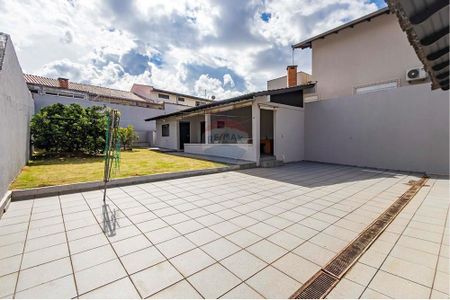 12_photo/94dce52775.c696d6dfecea6f1c-ATLAS-dee87280-ed1d-4814-98d9-e8490515b39d.jpg de casa à venda com 3 quartos, 248m² em Guabirotuba, Curitiba