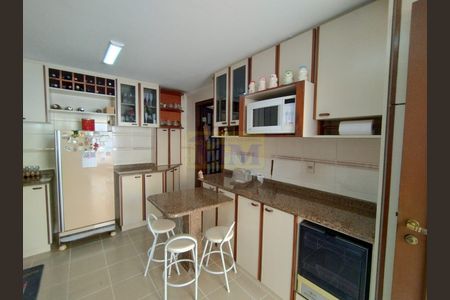 2_photo/94dce527b7.04a823dc9d4d949a-ATLAS-a1f7dab4-9cb1-4ac7-a0b1-201c72ca44fc.jpg de casa à venda com 3 quartos, 332m² em Guabirotuba, Curitiba