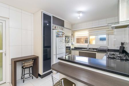 26_photo/94dce52821.9bc2db0f70a88bec-ATLAS-8a3fa22e-c8d2-49e3-a311-36f2b13e8412.jpg de casa à venda com 3 quartos, 232m² em Guabirotuba, Curitiba