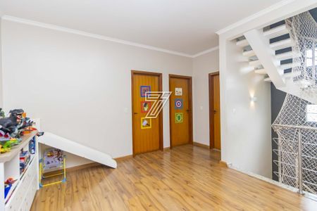 42_photo/94dce52821.9bc2db0f70a88bec-ATLAS-fca7c378-a411-4cbb-8bbb-c8f5eaec25c5.jpg de casa à venda com 3 quartos, 232m² em Guabirotuba, Curitiba