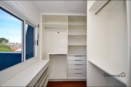 6_photo/94dce5282f.3c20d05746a6d1b7-ATLAS-d8a1371f-4c4b-4bcf-b3a6-772766d9e223.jpg de casa à venda com 3 quartos, 150m² em Guabirotuba, Curitiba