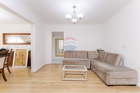 3_photo/94dce5283b.62e8321271ffcb76-ATLAS-02230df2-eae5-49fb-9549-ea4f97bb2953.jpg de casa à venda com 5 quartos, 286m² em Guabirotuba, Curitiba