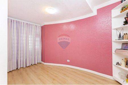 6_photo/94dce5283b.62e8321271ffcb76-ATLAS-d3d28fef-e92f-416b-8e9e-79c82427e062.jpg de casa à venda com 5 quartos, 286m² em Guabirotuba, Curitiba