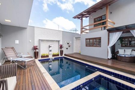 5_photo/94dce52855.f2ed236aecaa8a04-ATLAS-9182312b-e711-47b4-938b-f8177e5baee4.jpg de casa à venda com 4 quartos, 300m² em Guabirotuba, Curitiba