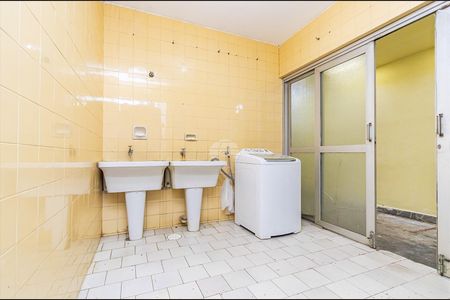 27_photo/94dce5288d.9bc0c6d57ec97372-ATLAS-4f1c7911-2e43-4e8b-9ea1-4582cfd0cebb.jpg de casa à venda com 4 quartos, 200m² em Guabirotuba, Curitiba