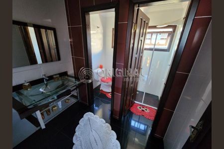 10_photo/94dce52945.ea44b0009f7abdef-ATLAS-b81e7c92-b645-4706-acb4-e4652215a3bc.jpg de casa à venda com 3 quartos, 238m² em Guabirotuba, Curitiba