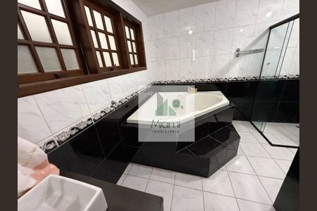 7_photo/94dce5298f.7c432262441fa205-ATLAS-8cdc35c8-fe30-40fa-bf0d-60a232218ebe.jpg de casa à venda com 5 quartos, 381m² em Guabirotuba, Curitiba