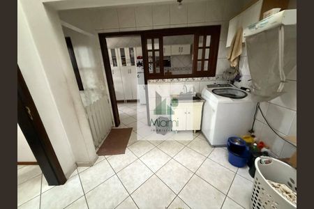 9_photo/94dce5298f.7c432262441fa205-ATLAS-94cbe7f7-14ee-4319-993b-3c664f27ccd9.jpg de casa à venda com 5 quartos, 381m² em Guabirotuba, Curitiba