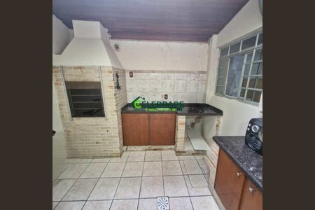 39_photo/94dce52adb.df2406aa61ba3211-ATLAS-9d092118-a4cb-4bf0-beb9-eb90dd9c13d5.jpg de casa à venda com 3 quartos, 121m² em Hauer, Curitiba