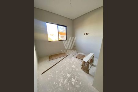 2_photo/94dce52c11.760d7ecec936a2b8-ATLAS-ba8dee1f-5950-45d8-bbc1-4387e1a13a32.jpg de casa à venda com 3 quartos, 143m² em Uberaba, Curitiba