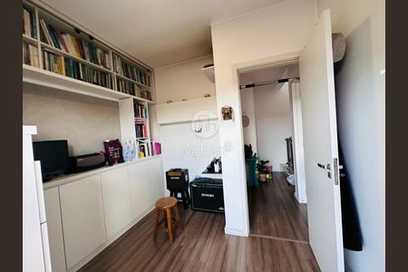 20_photo/94dce52c45.1ee954665fa22826-ATLAS-e207a58e-ad5e-4f1d-9044-e6611afa31e7.jpg de casa à venda com 3 quartos, 140m² em Uberaba, Curitiba