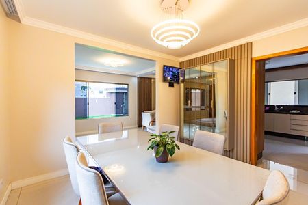 10_photo/94dce52c47.5955ad7459482dc1-ATLAS-200ced45-a8b7-4e08-affd-8316af4007ce.jpg de casa à venda com 5 quartos, 315m² em Uberaba, Curitiba