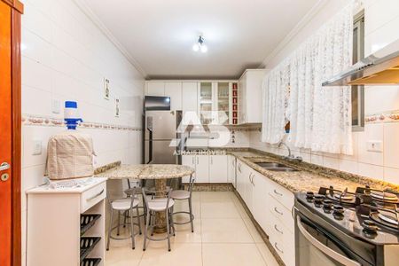 8_photo/94dce52d09.1aa5b8f538f3adaf-ATLAS-2106109f-2e1e-4ea8-bc6a-663b523af4b2.jpg de casa à venda com 4 quartos, 122m² em Uberaba, Curitiba