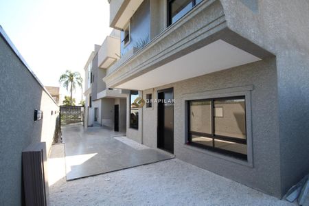 4_photo/94dce52d21.f6cab136252b2c23-ATLAS-157417f8-c8de-4b94-9e2b-22ce6cd6409d.jpg de casa à venda com 3 quartos, 180m² em Uberaba, Curitiba