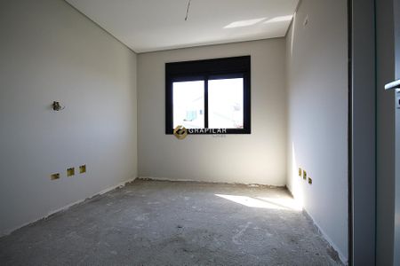 32_photo/94dce52d21.f6cab136252b2c23-ATLAS-398b3335-19e9-45ef-ae2d-9be4db2e9507.jpg de casa à venda com 3 quartos, 180m² em Uberaba, Curitiba