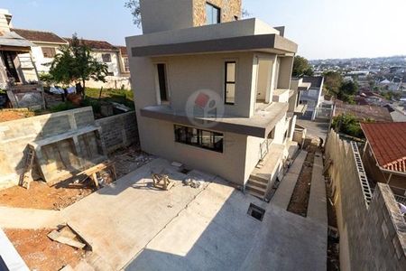 6_photo/94dce52d2b.18d35e9b3b089d06-ATLAS-16e25b0d-3eb4-4920-ba58-ef2b158a98ce.jpg de casa à venda com 2 quartos, 228m² em Uberaba, Curitiba