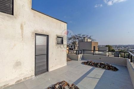 12_photo/94dce52d2b.18d35e9b3b089d06-ATLAS-4a5ce974-bc53-41e5-afb5-c42ca375b40d.jpg de casa à venda com 2 quartos, 228m² em Uberaba, Curitiba