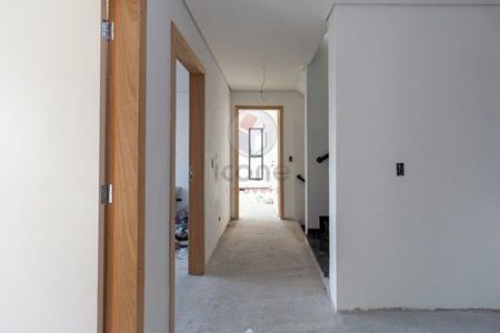 25_photo/94dce52d2b.18d35e9b3b089d06-ATLAS-71726d5e-e2bb-4f07-afa5-a8a3d4fa572b.jpg de casa à venda com 2 quartos, 228m² em Uberaba, Curitiba