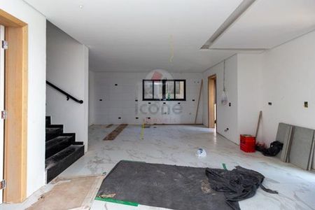 43_photo/94dce52d2b.18d35e9b3b089d06-ATLAS-a52472cc-5cfe-4401-be70-8efdb5938676.jpg de casa à venda com 2 quartos, 228m² em Uberaba, Curitiba