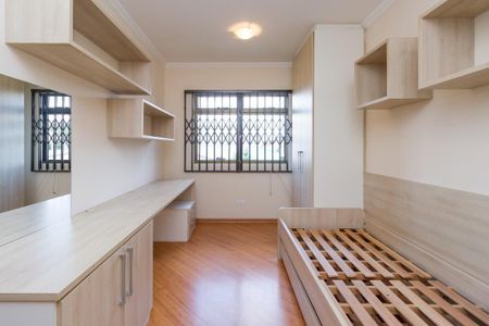 2_photo/94dce52d3d.55820c9c97a2ddd8-ATLAS-126b3c84-a48f-449e-b447-8166866d09c0.jpg de casa à venda com 3 quartos, 158m² em Uberaba, Curitiba