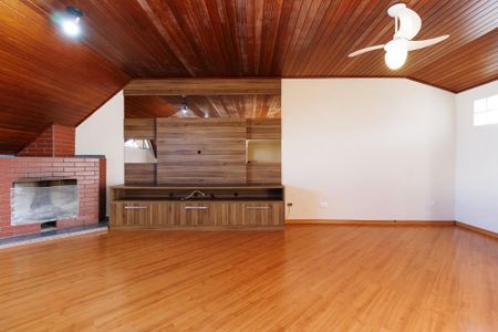 8_photo/94dce52d3d.55820c9c97a2ddd8-ATLAS-1e6ddf64-6723-4a0c-b8d1-0896cb2ec992.jpg de casa à venda com 3 quartos, 158m² em Uberaba, Curitiba