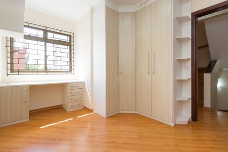 28_photo/94dce52d3d.55820c9c97a2ddd8-ATLAS-aa4c4139-3948-4fd4-a089-88cc2c9b622f.jpg de casa à venda com 3 quartos, 158m² em Uberaba, Curitiba