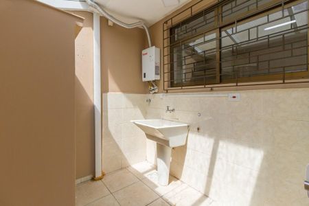 12_photo/94dce52d3d.55820c9c97a2ddd8-ATLAS-e24e00b7-5b35-4ffd-a2e6-2c400098fe93.jpg de casa à venda com 3 quartos, 158m² em Uberaba, Curitiba