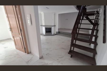 4_photo/94dce52d85.10a77f46cef01970-ATLAS-209e733f-a207-4cc0-bf48-5ed432a357ec.jpg de casa para alugar com 3 quartos, 296m² em Uberaba, Curitiba