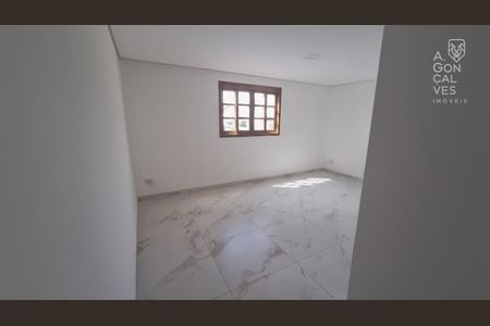4_photo/94dce52d85.10a77f46cef01970-ATLAS-58fc0522-3c00-48f2-98b2-b702d7ffbc6e.jpg de casa para alugar com 3 quartos, 296m² em Uberaba, Curitiba