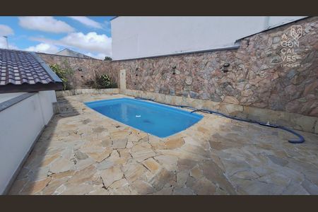 12_photo/94dce52d85.10a77f46cef01970-ATLAS-fb5c66de-beb2-4450-9b92-07bccaad4c47.jpg de casa para alugar com 3 quartos, 296m² em Uberaba, Curitiba