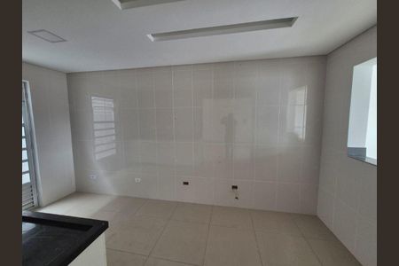 7_photo/94dce52d99.eb4747a7722cd593-ATLAS-22f5ae20-0656-4ee0-917f-8f5c5367a77c.jpg de casa à venda com 3 quartos, 135m² em Uberaba, Curitiba