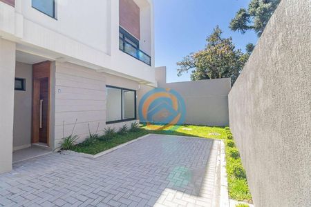 8_photo/94dce52ddb.e98a0441d5514113-ATLAS-233114a0-fb5a-4e0c-8e17-fe22ab03bd38.jpg de casa à venda com 3 quartos, 121m² em Uberaba, Curitiba