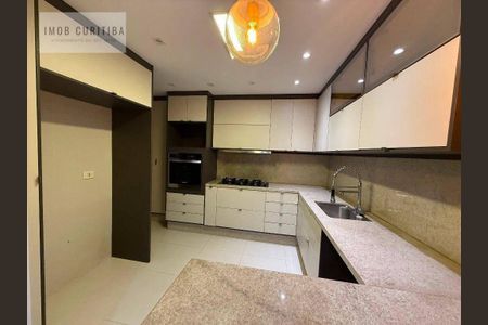 12_photo/94dce52e7f.ceff8192393c33de-ATLAS-4c1a1cf3-39bb-421d-b85e-d1965ab20bfd.jpg de casa à venda com 4 quartos, 161m² em Uberaba, Curitiba