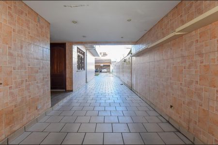 10_photo/94dce52e8b.1788552eaf7d05ed-ATLAS-49f8ebcb-7115-4f7a-8a60-189a38b9716a.jpg de casa à venda com 4 quartos, 392m² em Uberaba, Curitiba