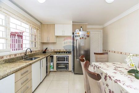 3_photo/94dce52f95.04c16ff0d284adb7-ATLAS-091966ac-3b58-4ebc-9000-2c6c8d4f372b.jpg de casa à venda com 3 quartos, 132m² em Jardim das Américas, Curitiba