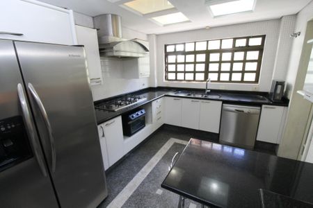 16_photo/94dce52feb.07f29284d16cc936-ATLAS-9cffd27e-ef9f-4805-8365-e8a5a352242d.jpg de casa à venda com 4 quartos, 530m² em Jardim das Américas, Curitiba