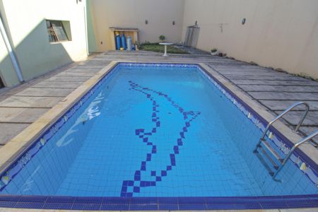 49_photo/94dce52feb.07f29284d16cc936-ATLAS-bbec7d34-55eb-4151-bbbc-b5ec0d97c281.jpg de casa à venda com 4 quartos, 530m² em Jardim das Américas, Curitiba