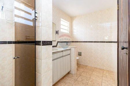 11_photo/94dce53103.5343c4ed08aabd0a-ATLAS-54732f8b-ca40-4c46-a717-e3712949d57e.jpg de casa à venda com 5 quartos, 269m² em Jardim das Américas, Curitiba