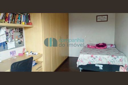 7_photo/94dce531db.fb3cc20d04f4cc49-ATLAS-aeef9492-c3b2-49ad-a804-2bf98c3ae1d5.jpg de casa à venda com 0 quarto, 320m² em Uberaba, Curitiba