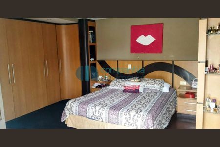 1_photo/94dce531db.fb3cc20d04f4cc49-ATLAS-b6fec3c3-c5a4-4fd9-acbb-70f9bbcd40d8.jpg de casa à venda com 0 quarto, 320m² em Uberaba, Curitiba