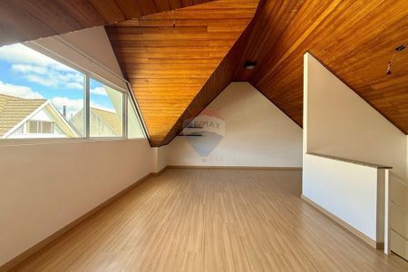 26_photo/94dce532c7.0524c8510f0f8401-ATLAS-9ef4083a-ceb1-42a4-8b45-b6c74a50e5d8.jpg de casa à venda com 3 quartos, 145m² em Uberaba, Curitiba